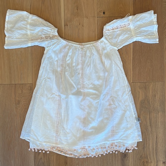 TULAROSA Sara Off Shoulder Lace Mini Dress with Flounce Sleeves - Size M - Picture 7 of 10